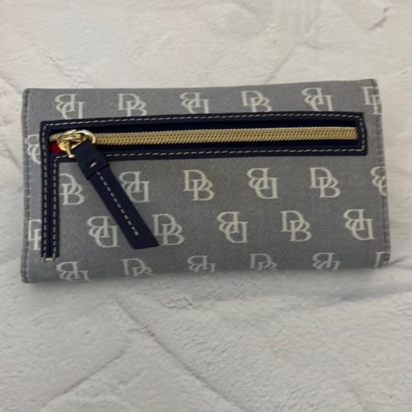 Dooney & Bourke Bag and wallet gently used. See description. Includes duster bag - Picture 13 of 16
